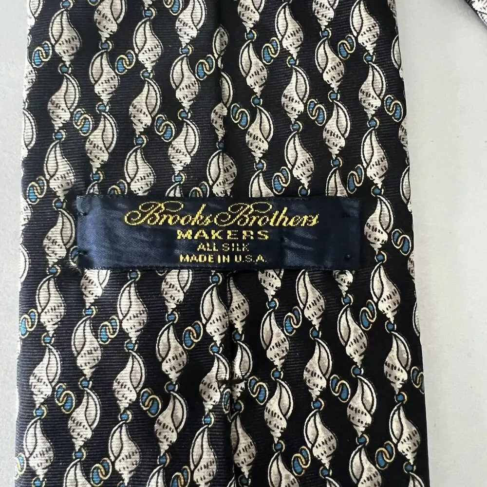 Brooks Brothers Men's Black Silk Neck Tie White Shells Made in U.S.A 58